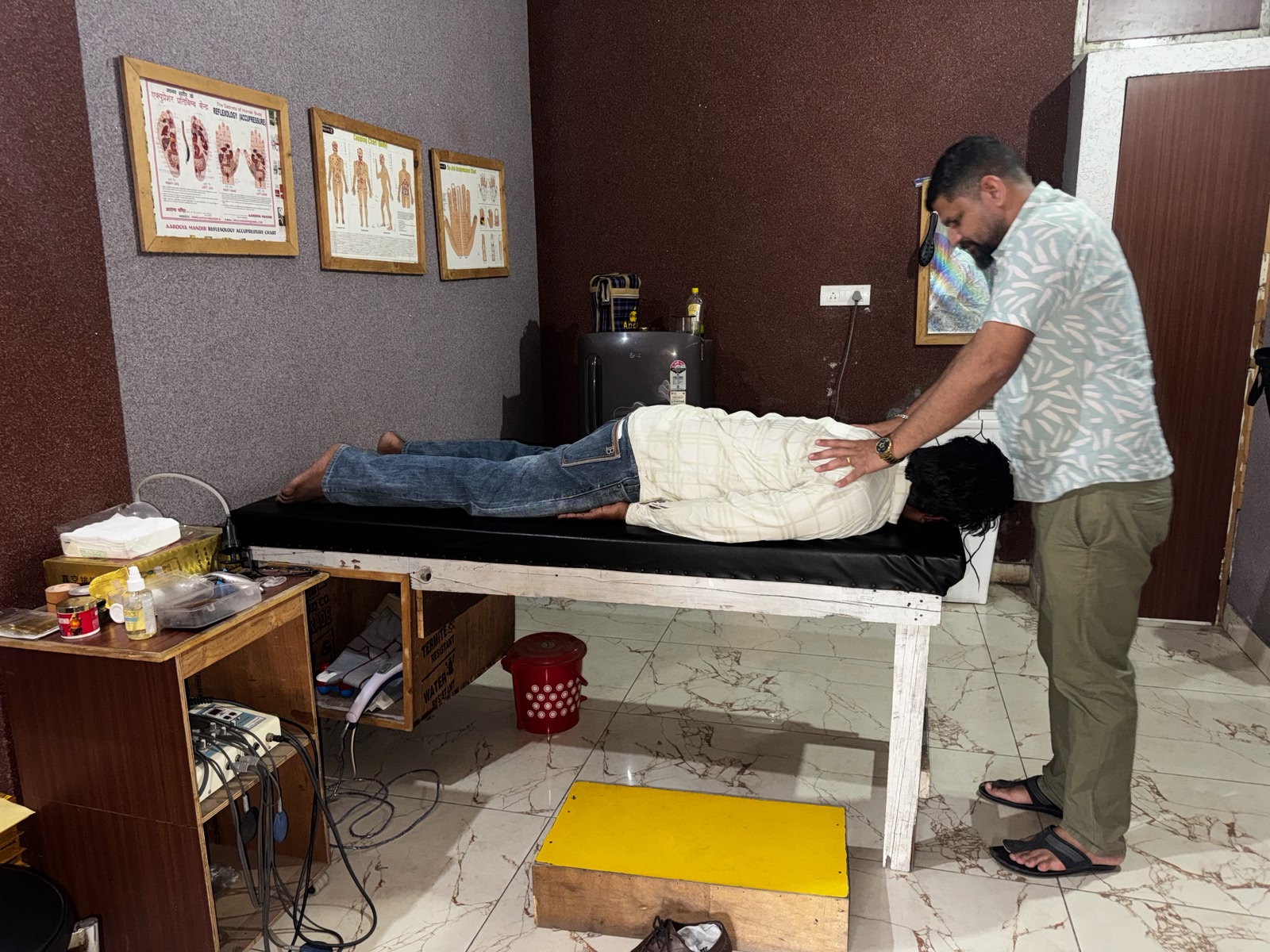 Acupressure treatment at Basra Clinic