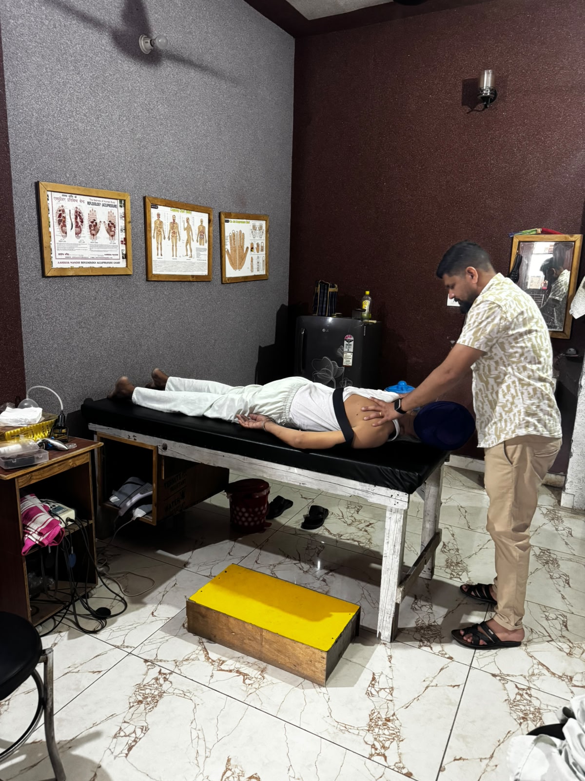 Acupressure treatment at Basra Clinic